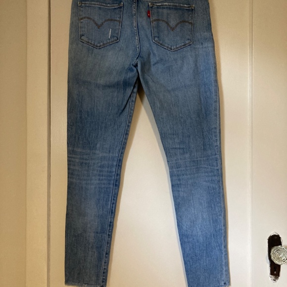 711 Skinny Levi’s Jean, 28” Cropped - Picture 4 of 4
